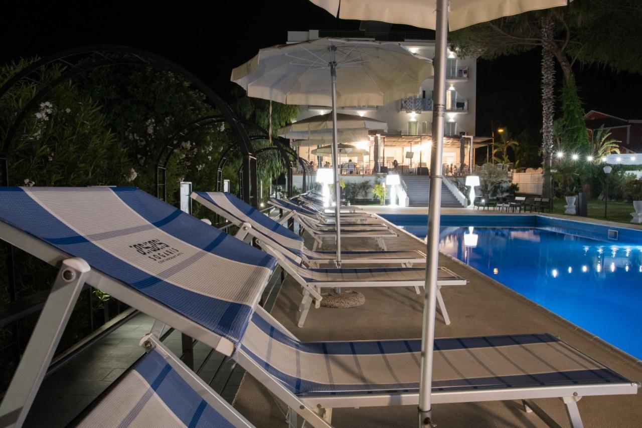Hotel Sogaris Paestum Exterior photo
