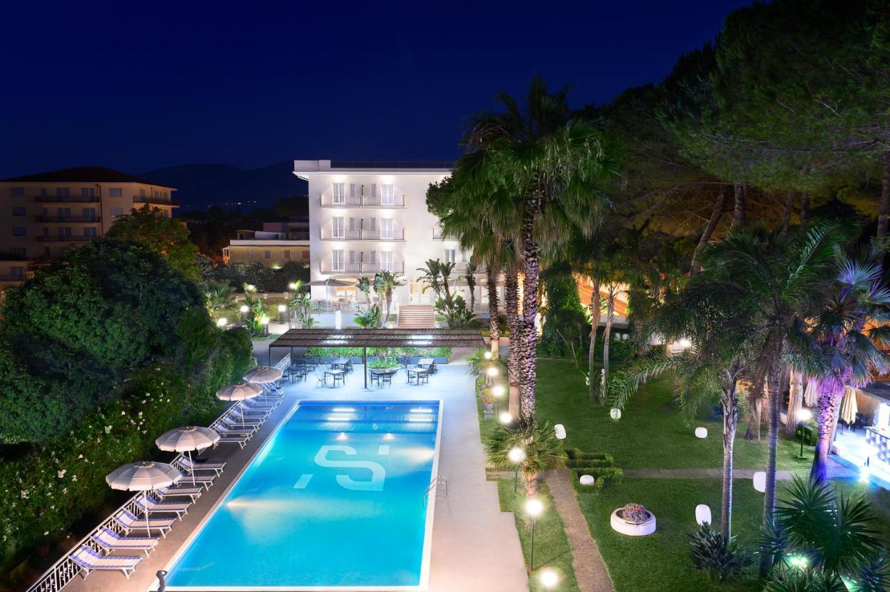 Hotel Sogaris Paestum Exterior photo
