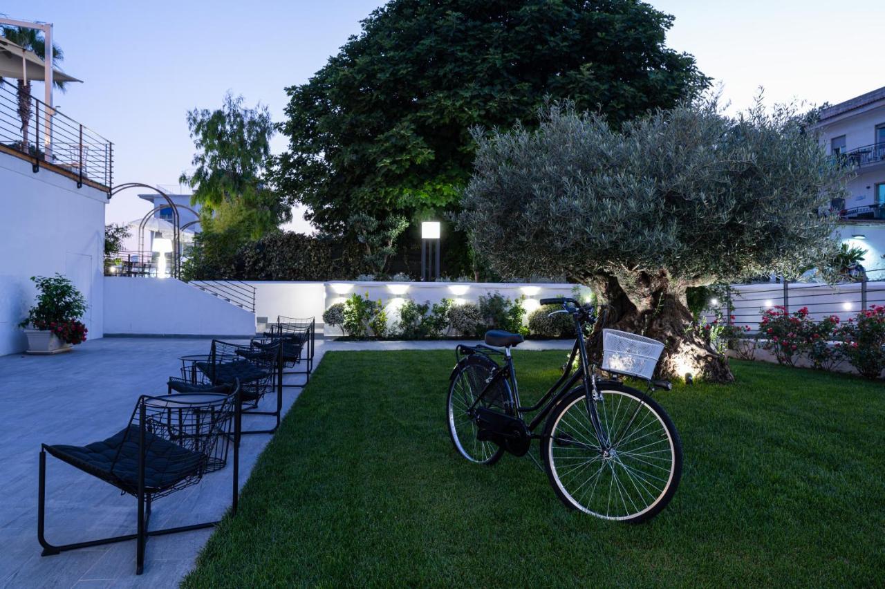 Hotel Sogaris Paestum Exterior photo